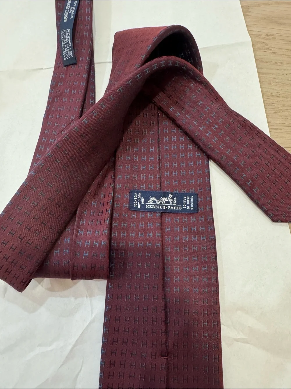 Hermes Faconnee H Bicolore tie w/ box
